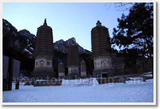 Two Village Hiking and Yinshan Pagoda Day Trip